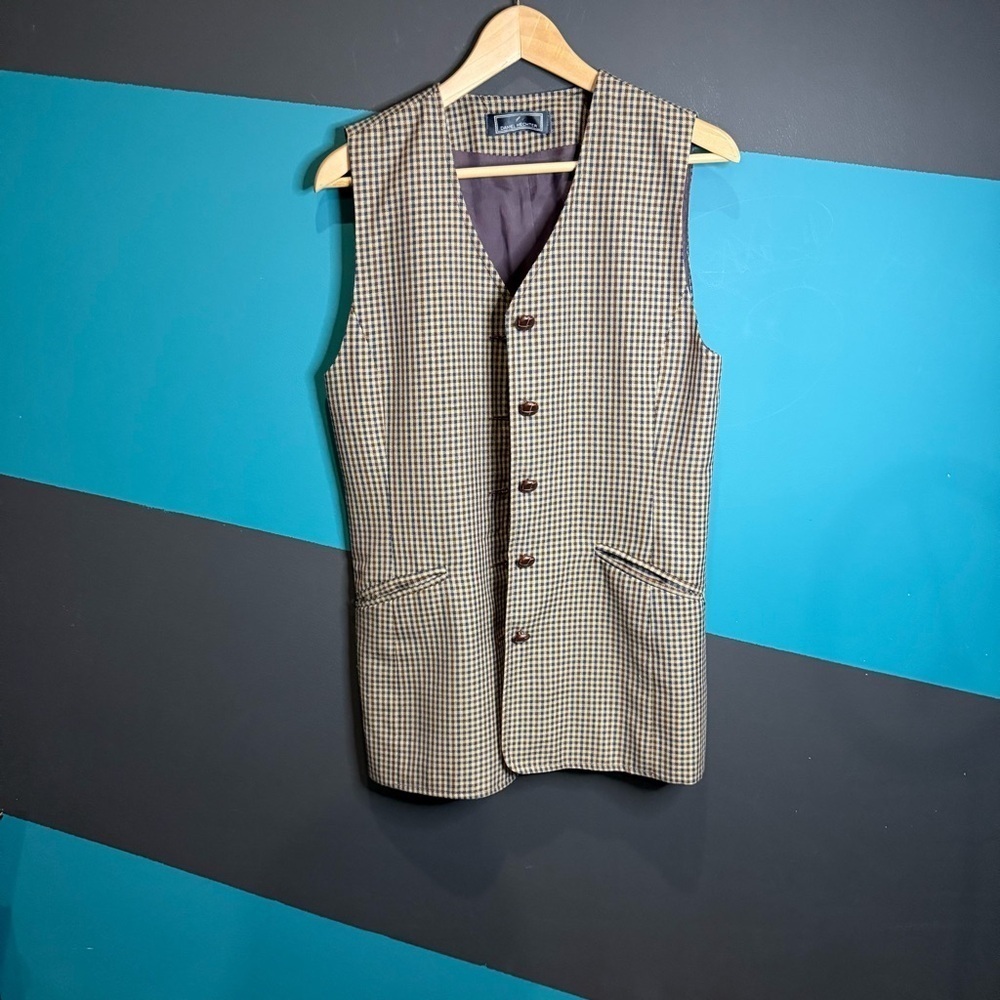 Daniel Hechter Black and White Vest Classic Style